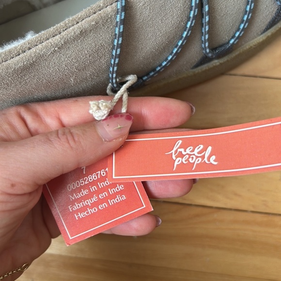 Free People Snowdrop Micro Mukluk Boots NWT size 7 Dust Bunny Suede Moccasins - Picture 12 of 14